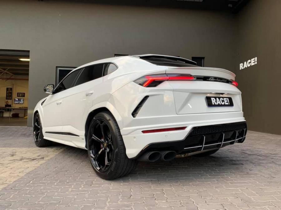  Lamborghini Urus by RACE! 2019 года  (фото 2 из 8)